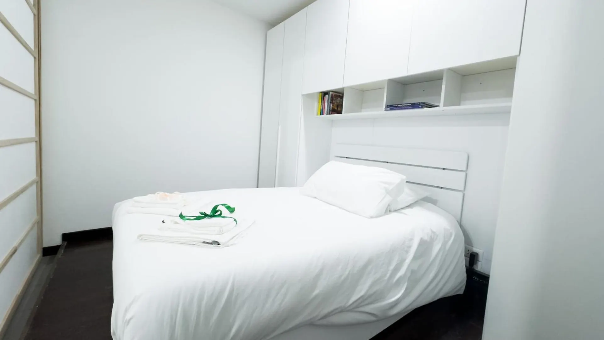 Realkasa Arienti Studio Bolonia 0*,